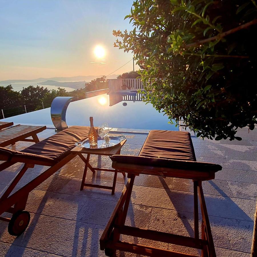 Sea View Luxury Apart Hotel Villa Conte With Swiming Pool And Romantic Spa Подстрана Екстер'єр фото