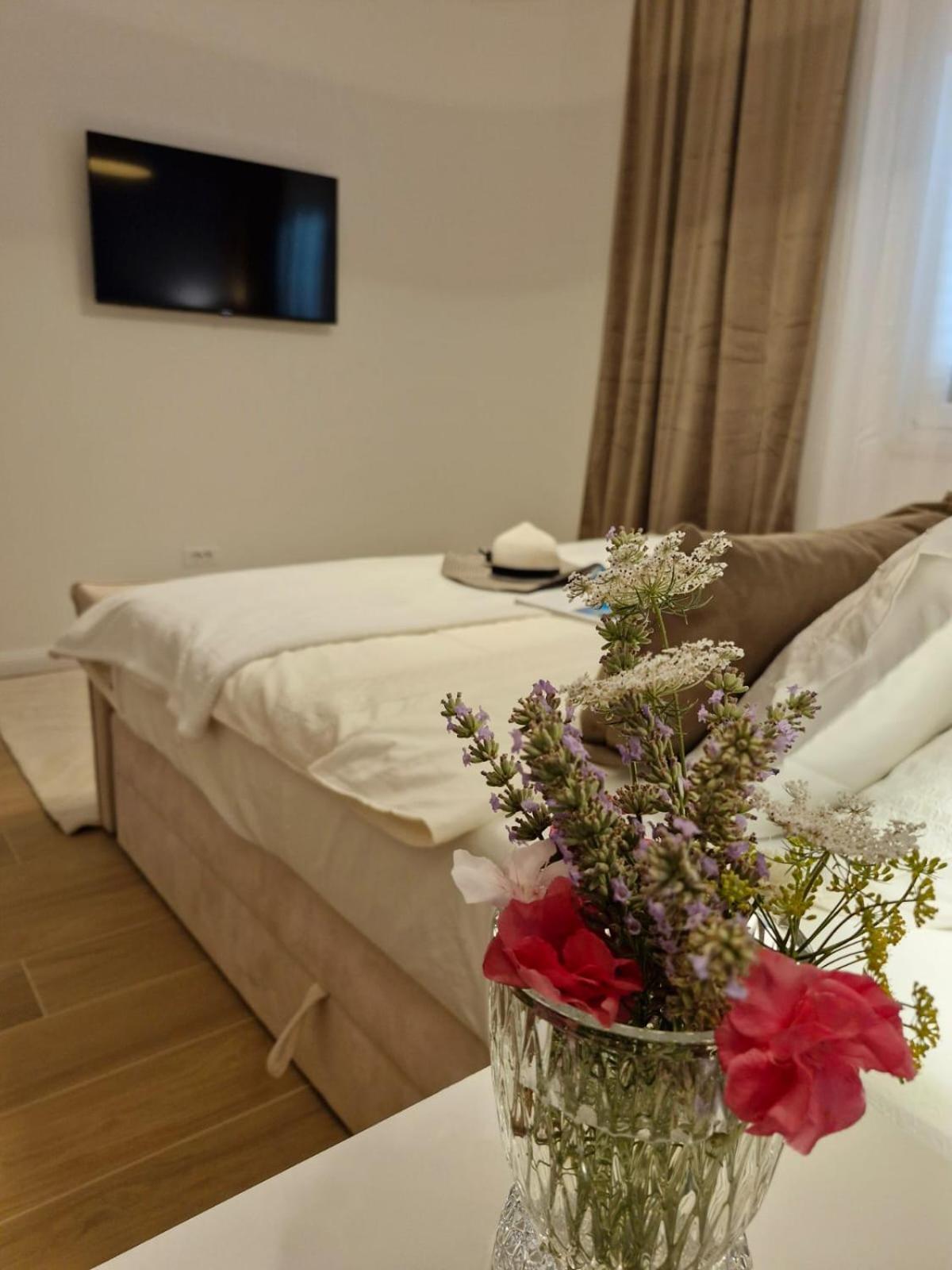 Sea View Luxury Apart Hotel Villa Conte With Swiming Pool And Romantic Spa Подстрана Екстер'єр фото