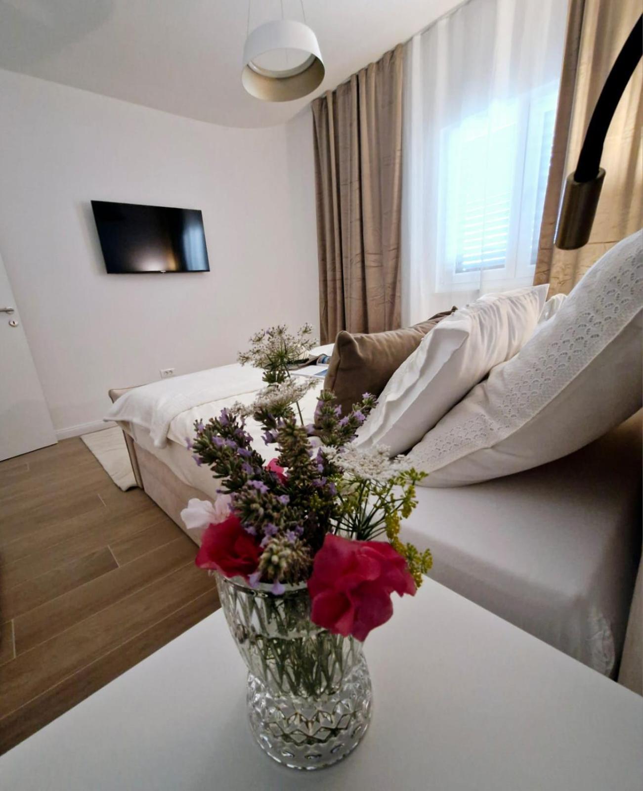 Sea View Luxury Apart Hotel Villa Conte With Swiming Pool And Romantic Spa Подстрана Екстер'єр фото